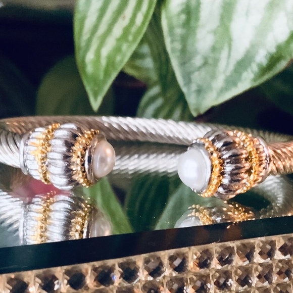 DESIGNER INSPIRED CABLE BRACELET ⭐️2-Tone Faux PEARL TWISTED CUFF NEW CONDITION - Picture 11 of 16